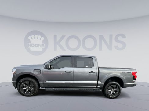 Used 2023 Ford F150 Lightning Lariat image 13