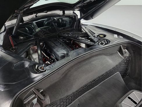 Used 2024 Chevrolet Corvette Stingray Preferred Cpe w/ Z51 Performance Package RWD image 8