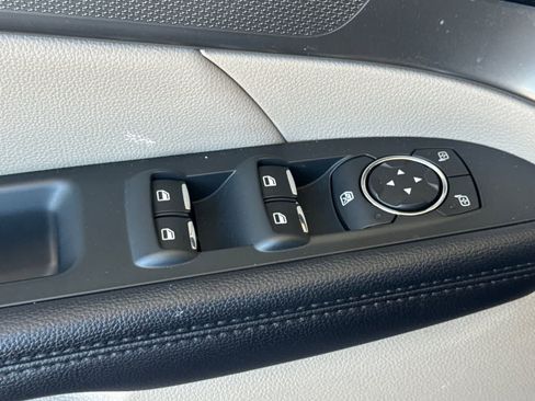 Used 2018 Ford Explorer XLT FWD image 13
