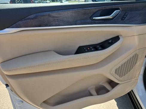 Certified 2025 Jeep Grand Cherokee L Limited w/ Luxury Tech Group II AWD/4WD image 19