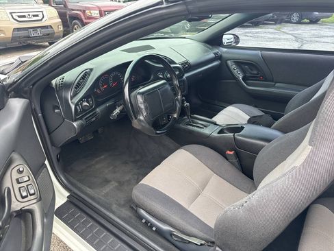 Used 1994 Chevrolet Camaro Z28 RWD image 12