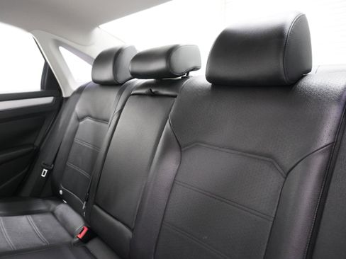 Used 2012 Volkswagen Passat 2.5 SE image 12