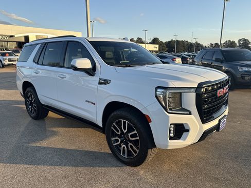 Used 2023 GMC Yukon AT4 w/ AT4 Premium Package image 2