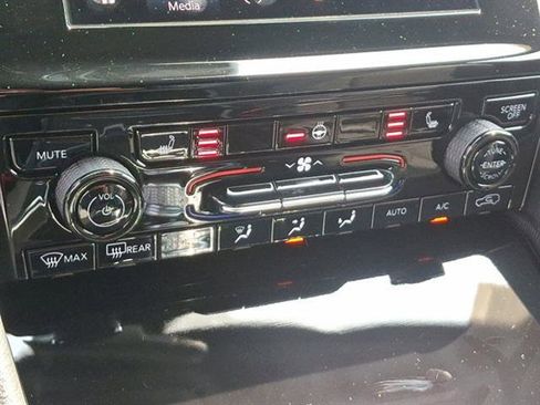 New 2025 Jeep Grand Cherokee L Altitude image 37