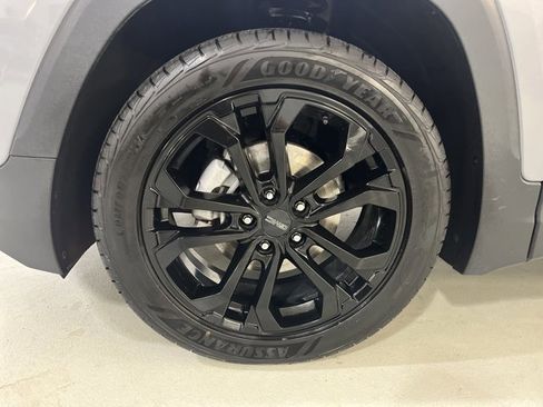 Used 2021 GMC Terrain SLE w/ Driver Convenience Package image 11