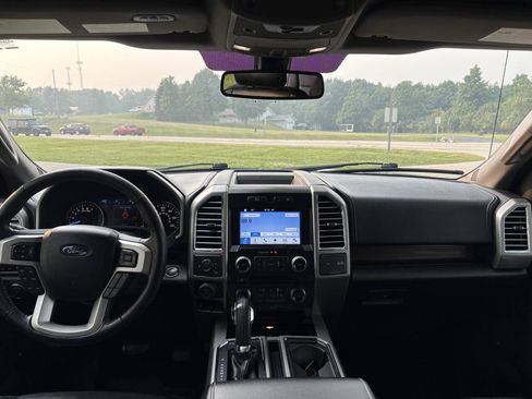 Used 2016 Ford F150 Lariat w/ Equipment Group 502A Luxury AWD/4WD image 17