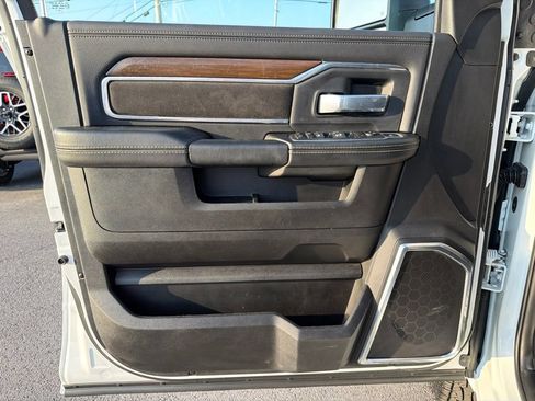 Used 2024 RAM 3500 Laramie AWD/4WD image 32