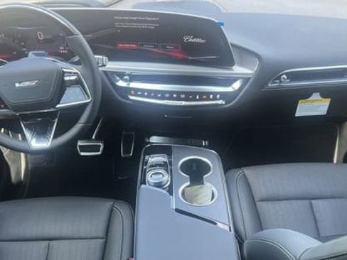 New 2026 Cadillac Lyriq V image 9