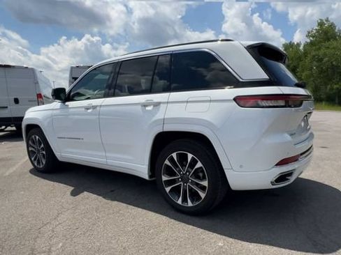 Used 2025 Jeep Grand Cherokee Overland w/ Adv Protech Group III AWD/4WD image 6