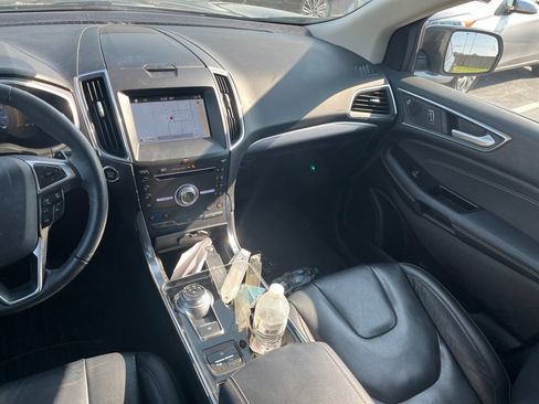 Used 2019 Ford Edge Titanium w/ Equipment Group 301A AWD/4WD image 27