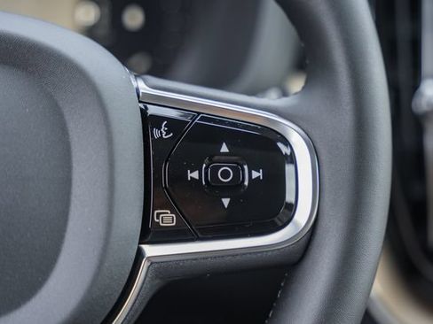 New 2027 Volvo XC60 B5 Plus AWD/4WD image 30