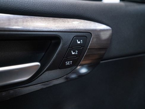 Used 2023 Toyota Highlander Platinum image 21