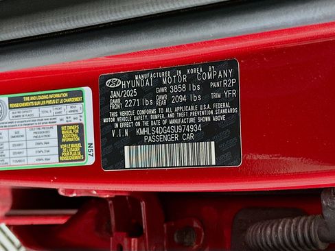 Used 2025 Hyundai Elantra SEL FWD image 12