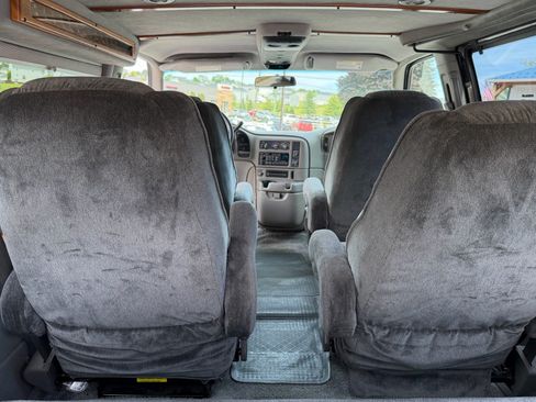 Used 2003 Chevrolet Astro RWD image 18