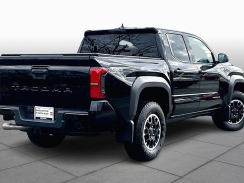 Used 2025 Toyota Tacoma TRD Off-Road image 12