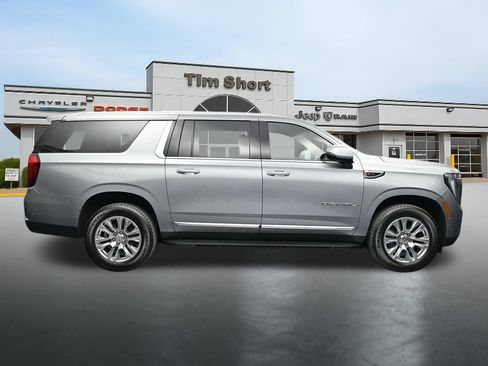 Used 2025 GMC Yukon XL Denali AWD/4WD image 6
