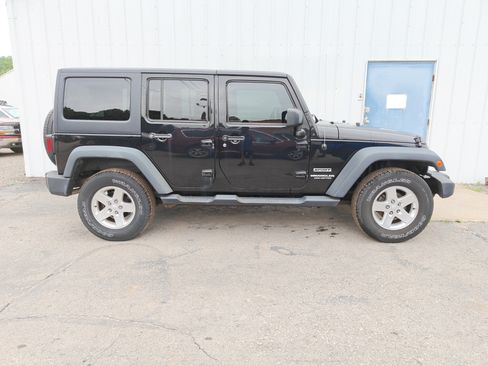 Used 2014 Jeep Wrangler Unlimited Sport w/ Quick Order Package 24S AWD/4WD image 1