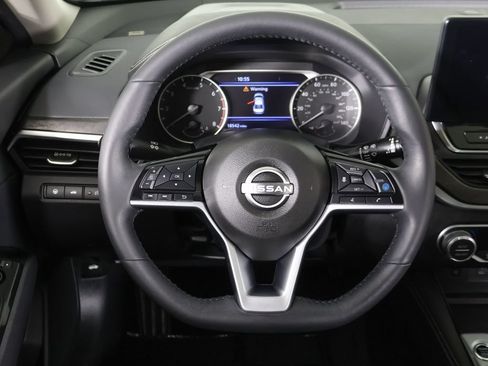 Used 2023 Nissan Altima 2.5 SL FWD image 41