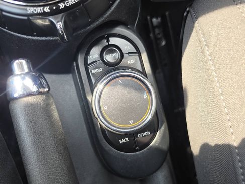 Used 2015 MINI Cooper S FWD image 40