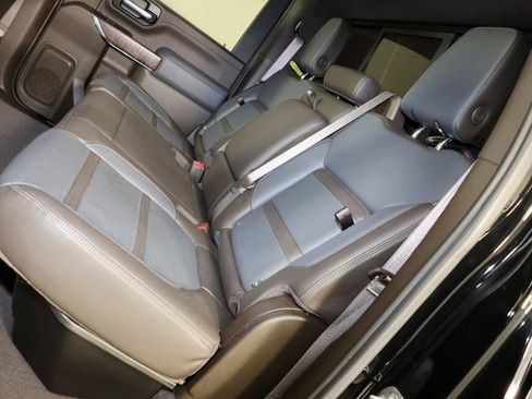 Used 2022 GMC Sierra 3500 Denali image 10