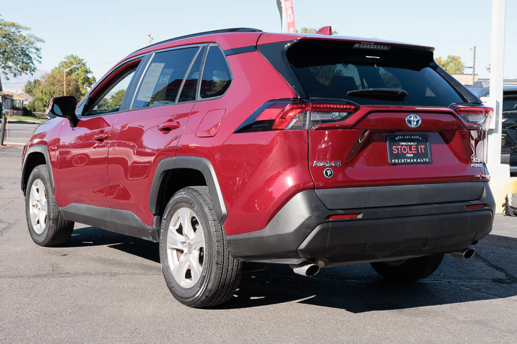 Used 2021 Toyota RAV4 XLE w/ Convenience Package AWD/4WD image 12