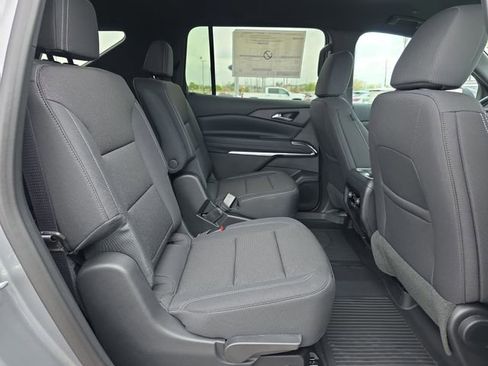 New 2026 Chevrolet Traverse LT image 15