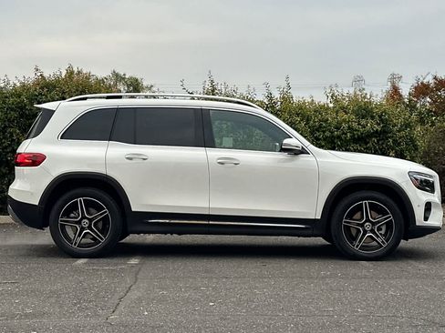 New 2026 Mercedes-Benz GLB 250 image 2