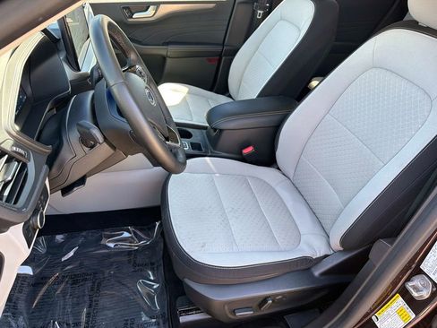 Used 2023 Ford Escape Active w/ Tech Pack #2 AWD/4WD image 21