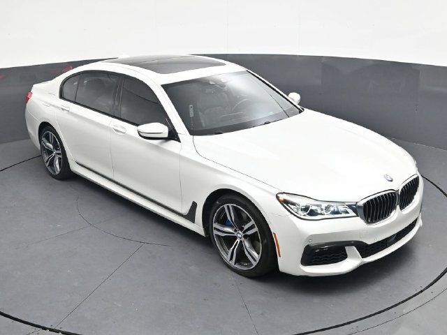 Used 2019 BMW 750i xDrive w/ Executive Package AWD/4WD image 24