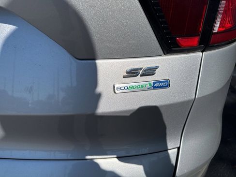 Used 2017 Ford Escape SE image 7