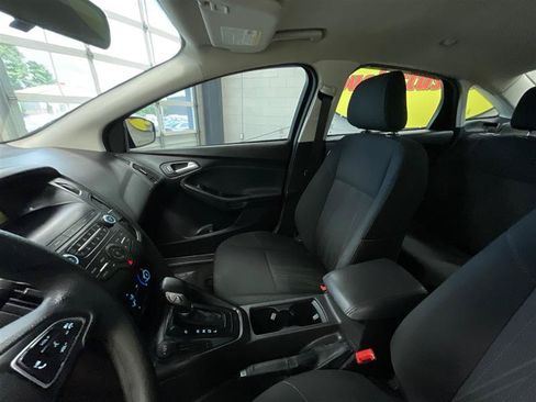 Used 2018 Ford Focus SE FWD image 12