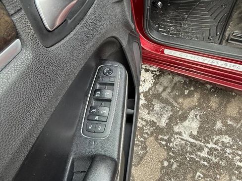 Used 2018 Chrysler 300 Limited w/ Safetytec Plus Group image 33