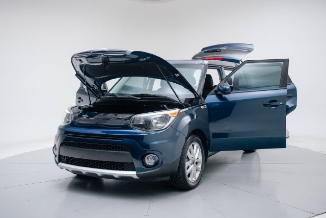 Used 2017 Kia Soul + FWD image 17