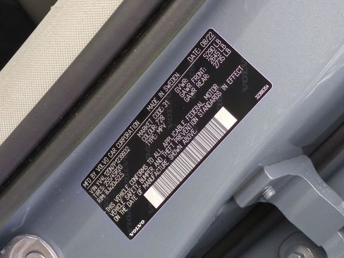 Used 2023 Volvo XC60 B5 Plus w/ Protection Package Premier image 34