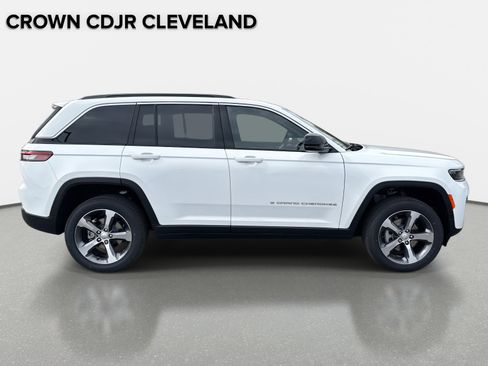 New 2026 Jeep Grand Cherokee Limited image 3