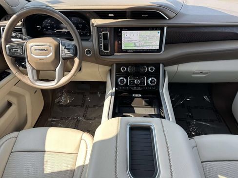 Certified 2023 GMC Yukon XL Denali AWD/4WD image 9