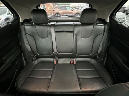 Used 2022 Buick Encore GX Essence w/ Experience Buick Package image 22