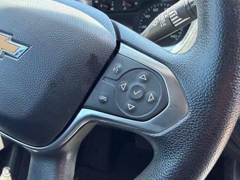 Used 2018 Chevrolet Traverse LS FWD image 13