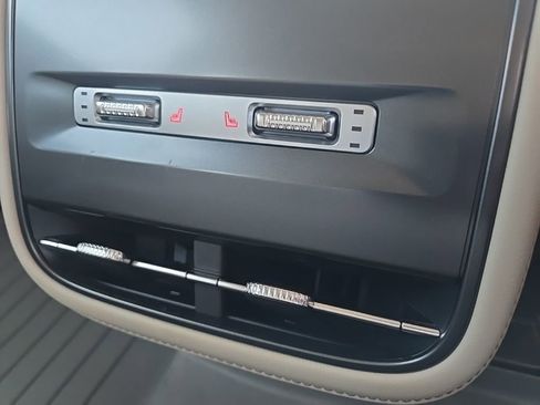 Used 2025 Lincoln Nautilus Reserve image 88