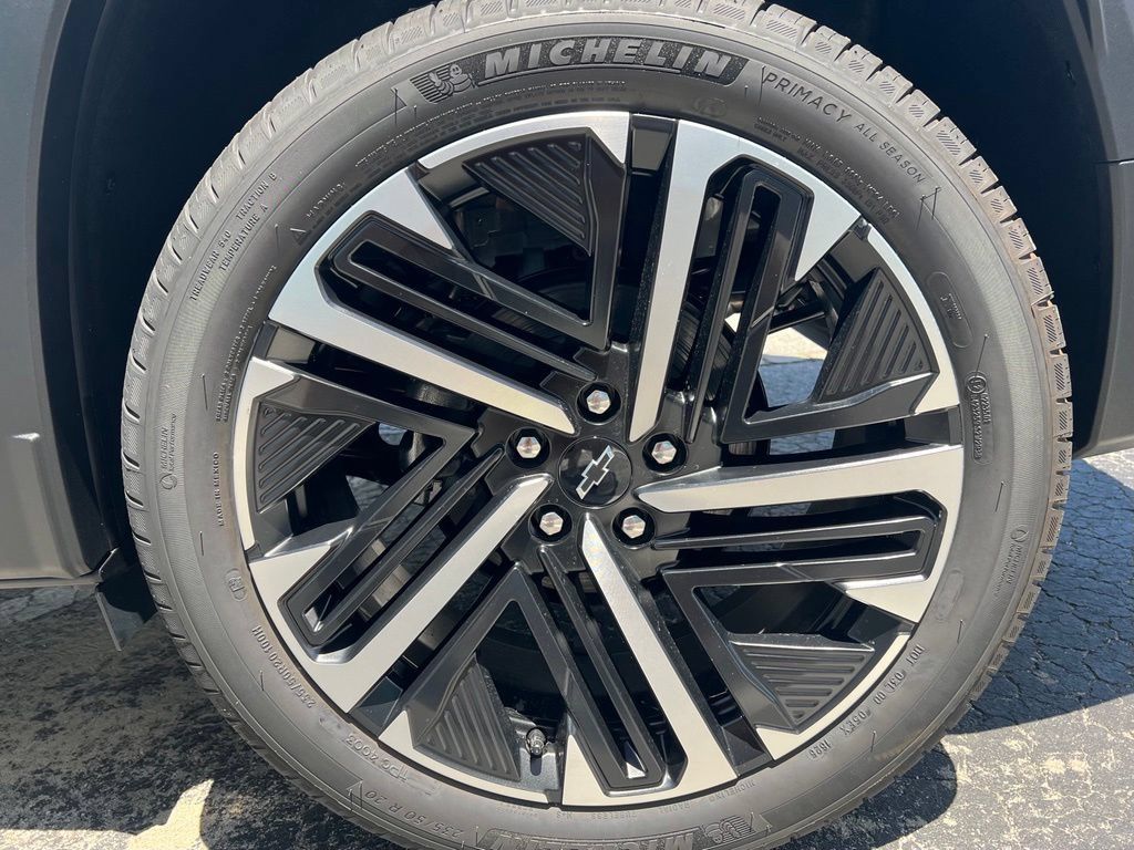 New 2026 Chevrolet Equinox RS w/ Convenience Package III FWD image 19