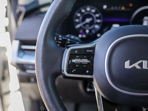 Used 2023 Kia Carnival SX Prestige image 14