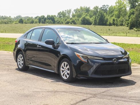 Used 2021 Toyota Corolla LE FWD image 1