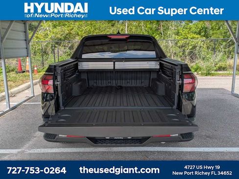 Used 2023 Hyundai Santa Cruz SEL w/ Activity Package FWD image 12