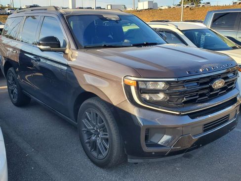 Used 2025 Ford Expedition Platinum w/ Stealth Performance Package image 2