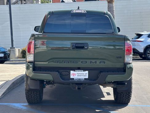 Used 2021 Toyota Tacoma TRD Sport w/ Technology Package image 6