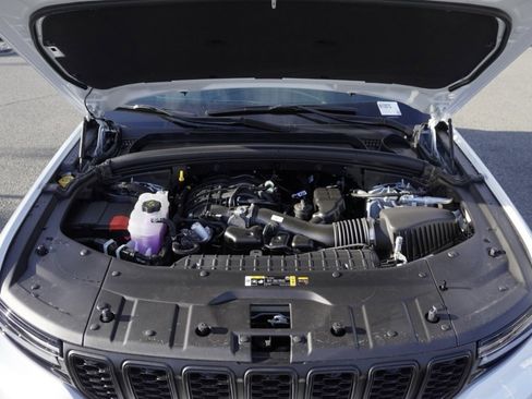 New 2025 Jeep Grand Cherokee L Limited w/ Black Appearance Package image 32