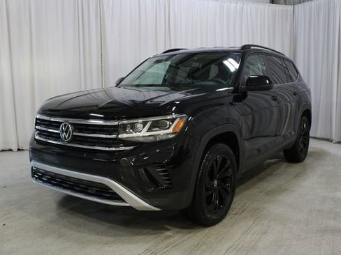 Used 2023 Volkswagen Atlas SE w/ Black Wheel Package image 35