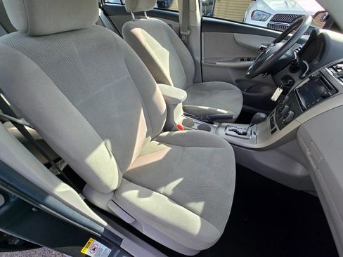 Used 2013 Toyota Corolla LE Special Edition image 26