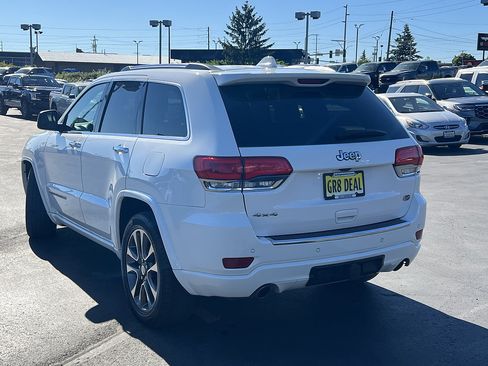 Used 2018 Jeep Grand Cherokee Overland AWD/4WD image 9