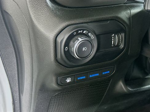 Used 2023 Jeep Wrangler Unlimited AWD/4WD image 16